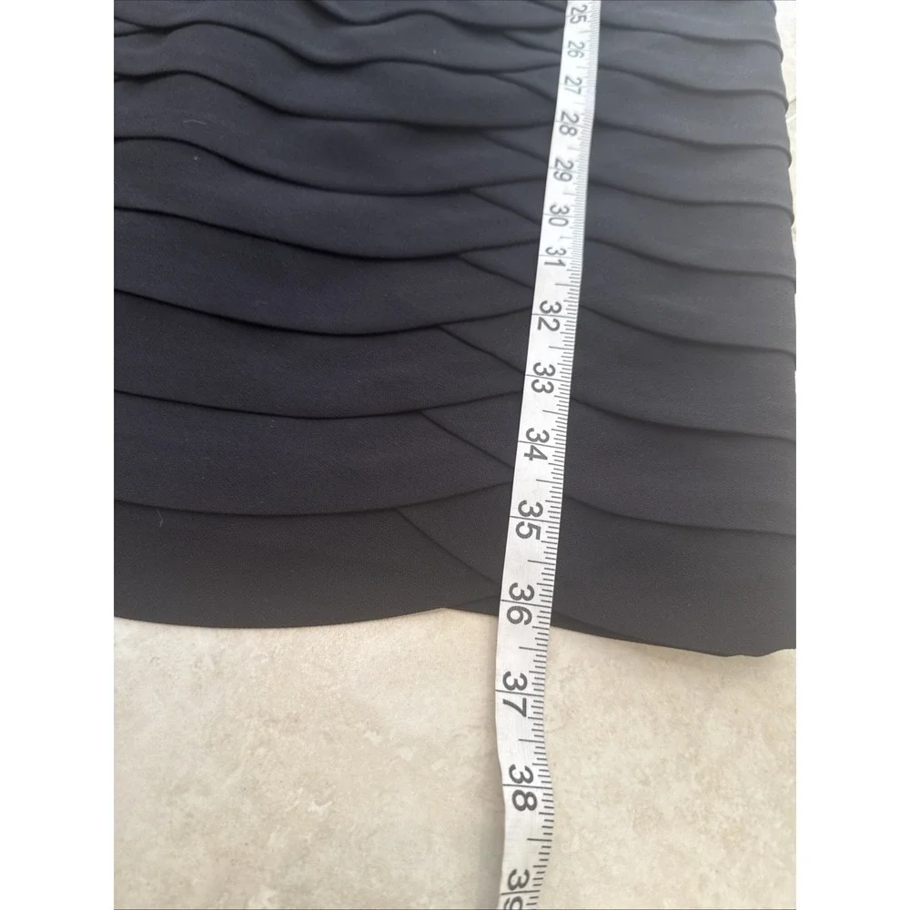 Carmen Marc Valvo Black Tiered Scallop Sleeveless‎ Silk Cocktail Dress Size 4